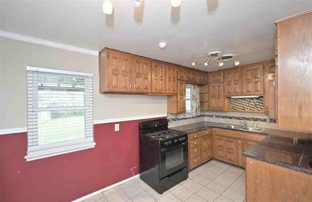 1804 England Rd - Photo 7 of 37