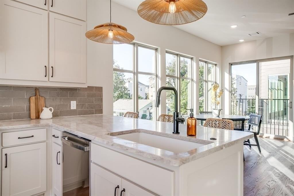 2820 Weisenberger St #100 - Photo 6 of 40