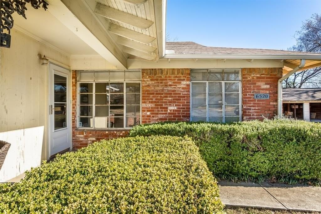 6520 Saint Moritz Ave - Photo 3 of 31