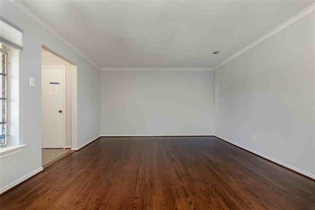 6520 Saint Moritz Ave - Photo 6 of 31