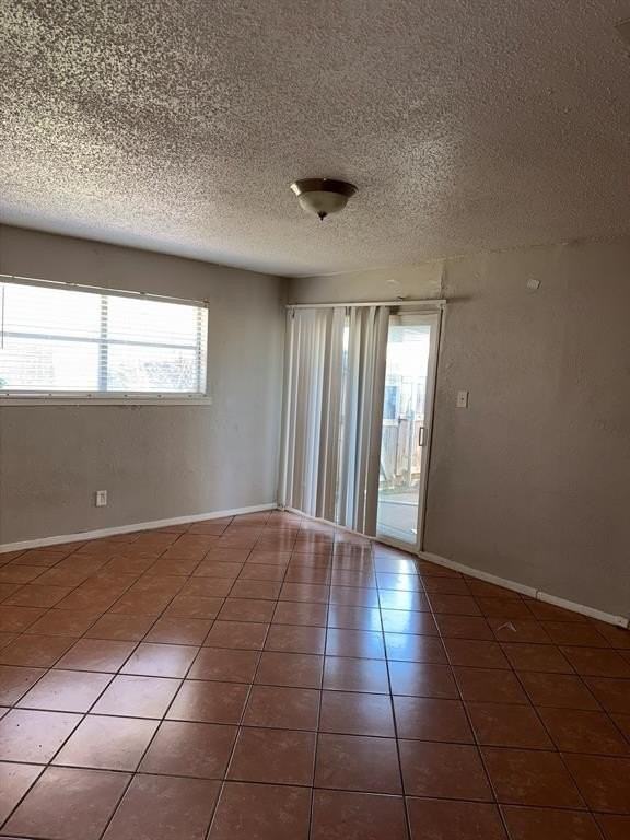 708 E Pecan St - Photo 2 of 10