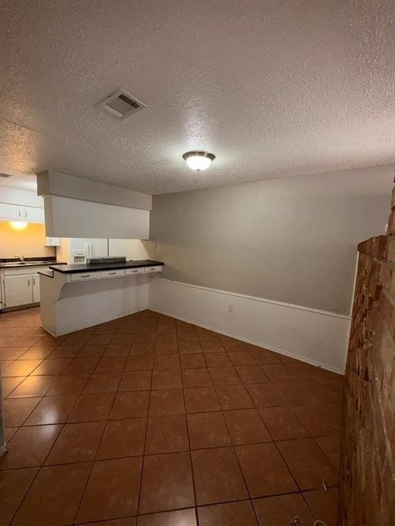 708 E Pecan St - Photo 3 of 10