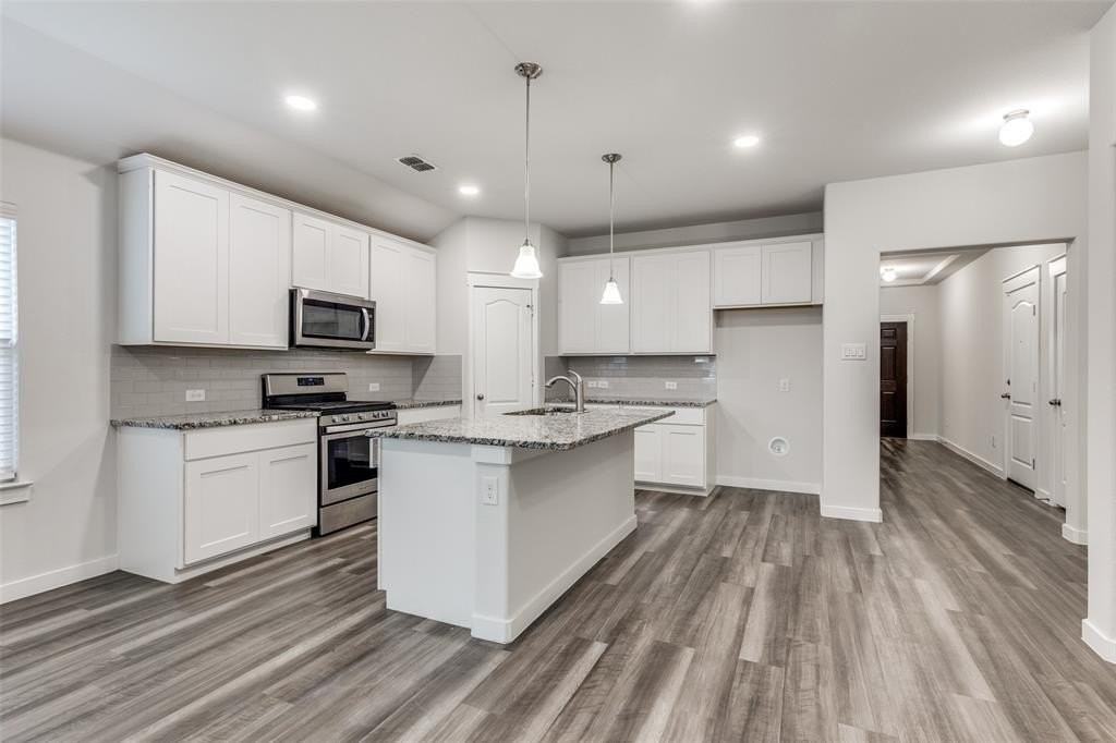 9013 Zubia Ln - Photo 4 of 12