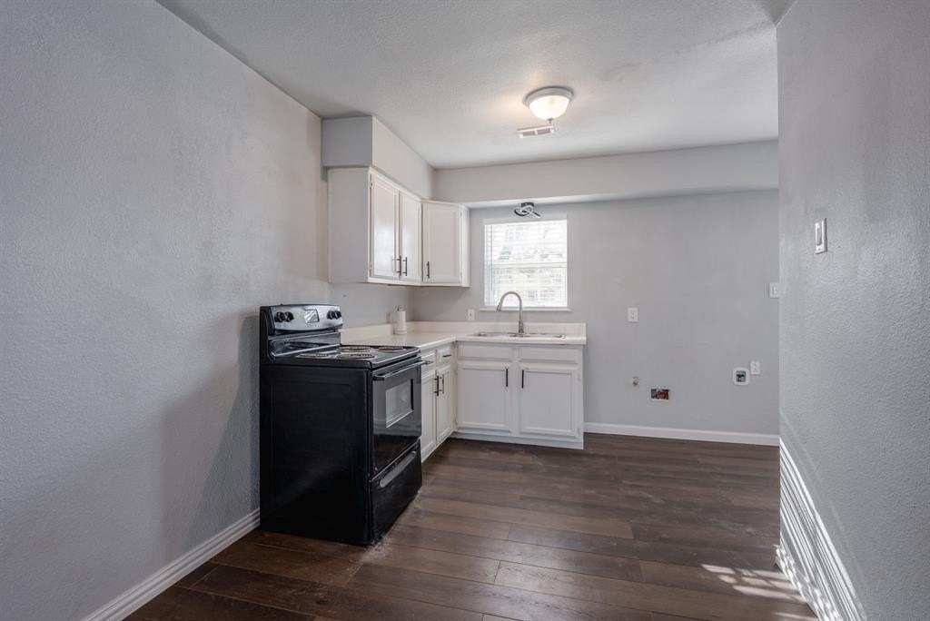 2824 Lockhart Ave - Photo 6 of 16