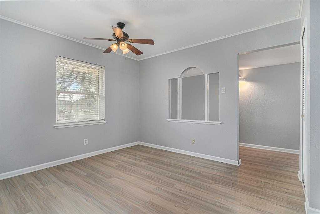 1822 Chamberlain Dr - Photo 5 of 23