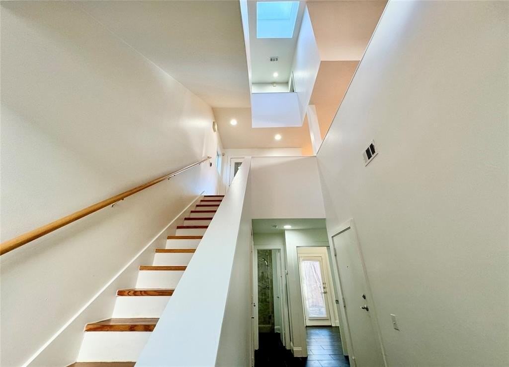 4214 Swiss Ave #L - Photo 5 of 39