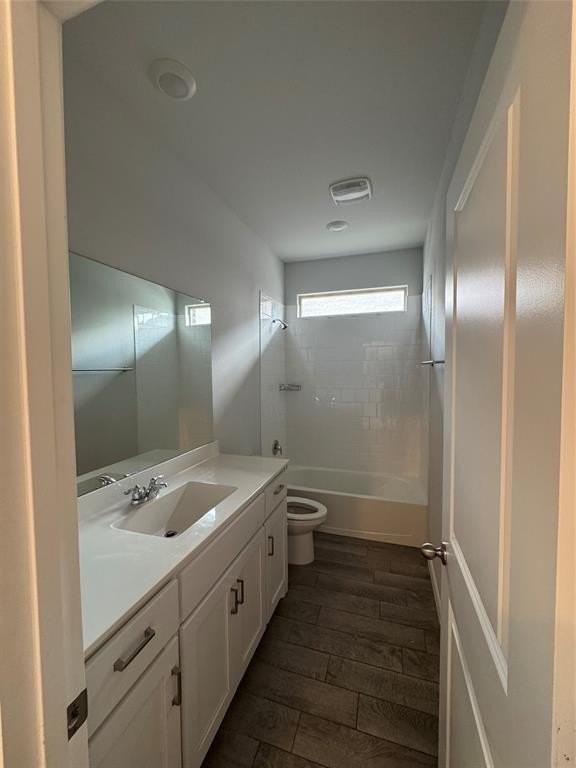 8645 Mirror Lake Dr - Photo 4 of 10