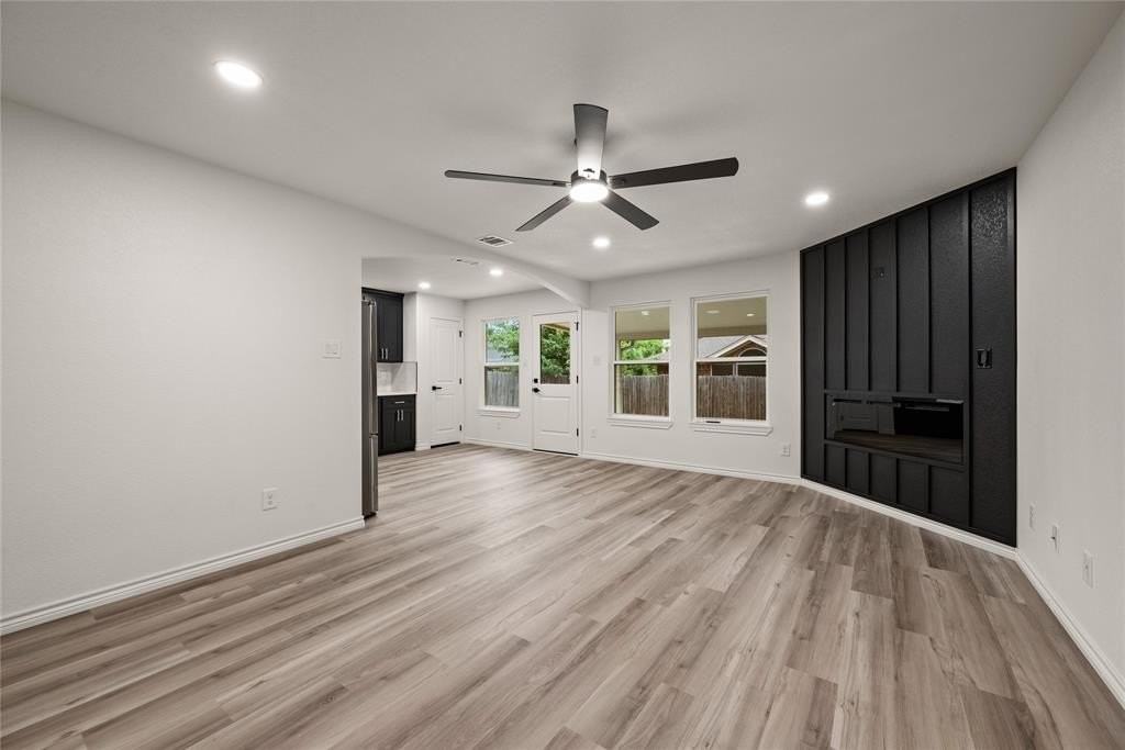 408 Reagan Ln - Photo 3 of 15