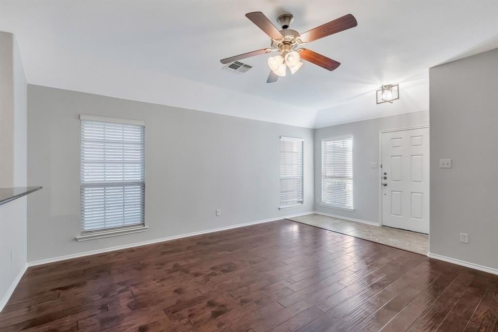 308 Black Bear Dr - Photo 5 of 28