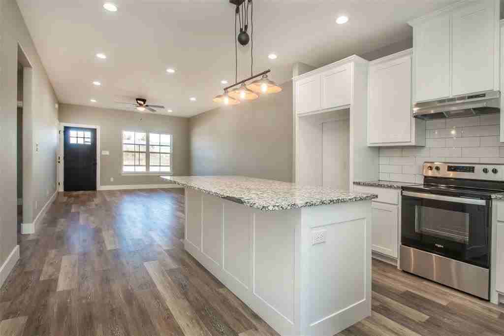 20494 Us Highway 377 #B - Photo 5 of 9