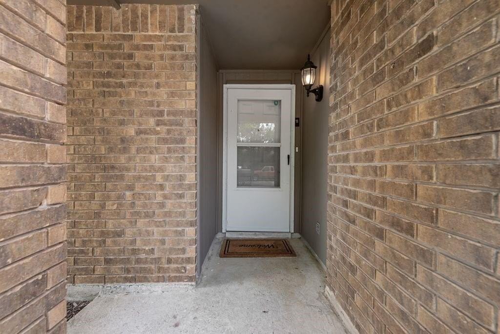 5317 Rutledge Ct - Photo 6 of 33