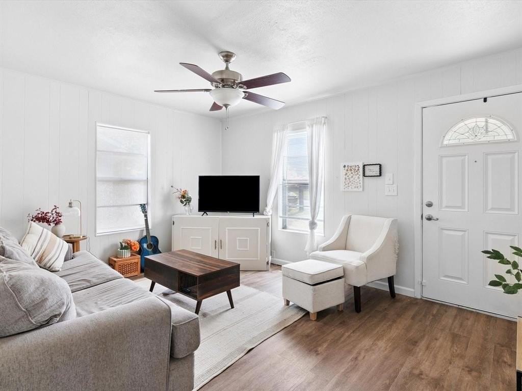 3012 Gene Ln - Photo 5 of 26