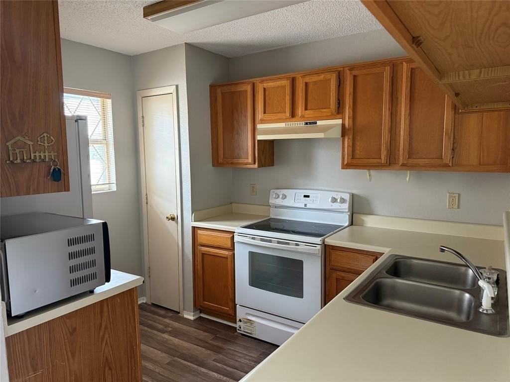 167 Merlin Way - Photo 4 of 18