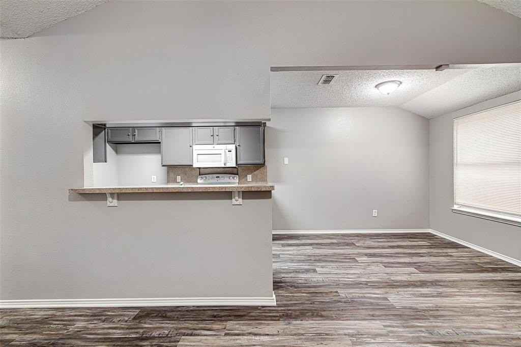 636 Green Mountain Rd - Photo 5 of 19