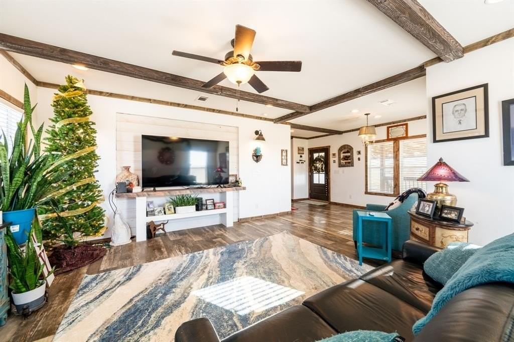 4043 County Road 2626 - Photo 5 of 16