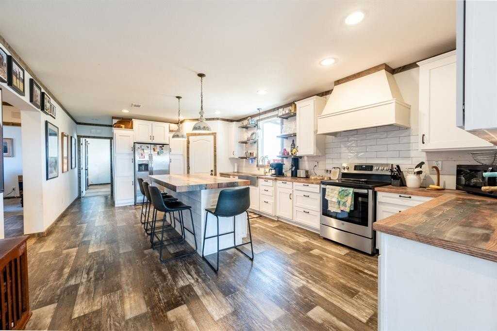 4043 County Road 2626 - Photo 6 of 16