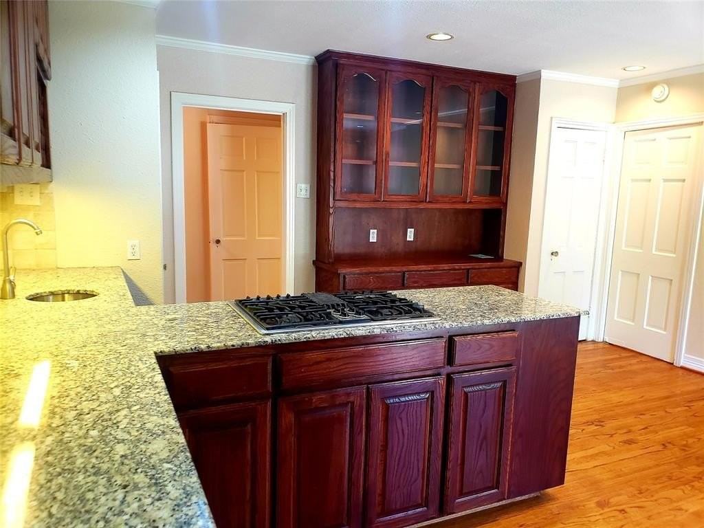 6219 Penrose Ave - Photo 7 of 17