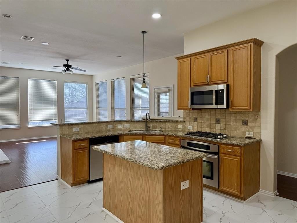 131 Fallkirk Dr - Photo 4 of 20