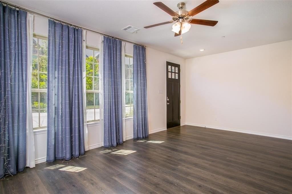 2435 Klamath Dr - Photo 5 of 24