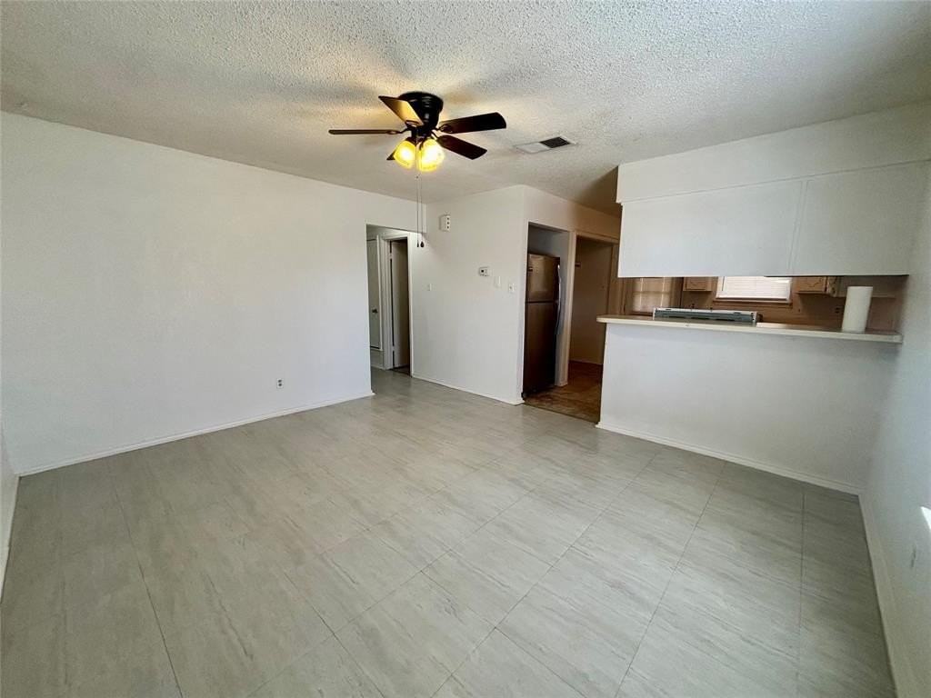 2600 Nw 21st St - Photo 2 of 12