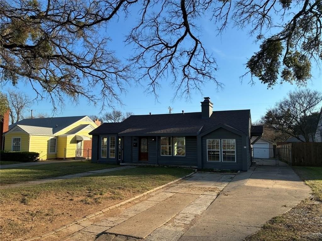 6329 Calmont Ave - Photo 3 of 18