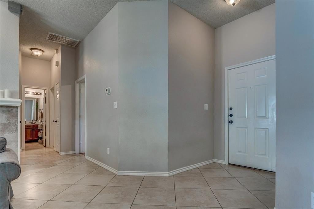 11812 Canoe Rd - Photo 3 of 31