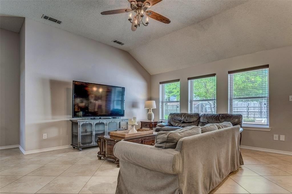 11812 Canoe Rd - Photo 7 of 31