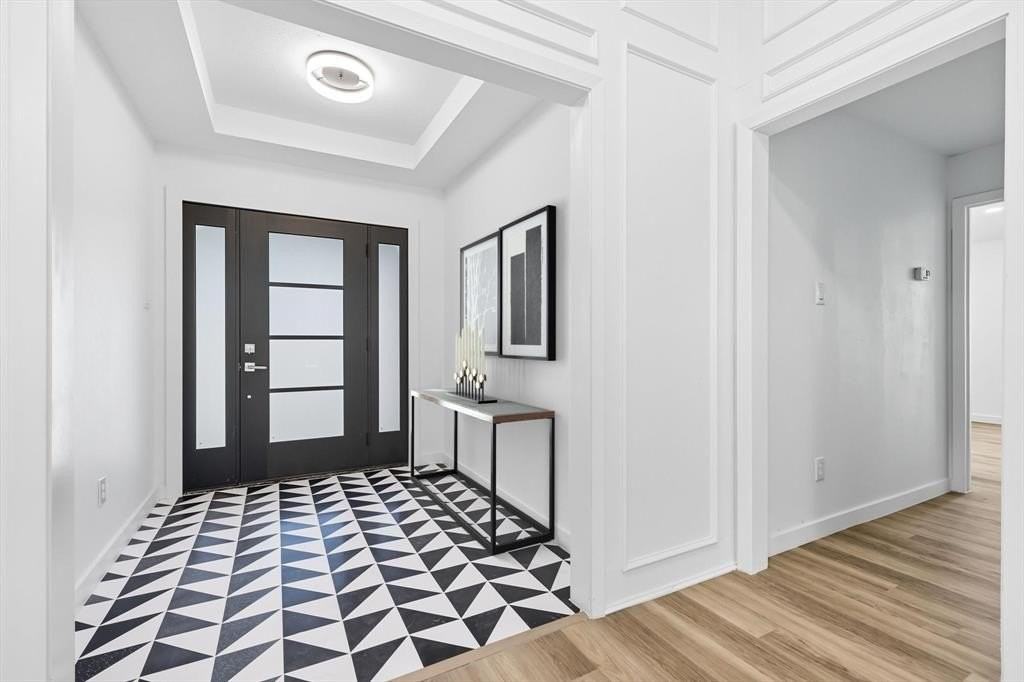 1712 Poinciana Ln - Photo 3 of 37