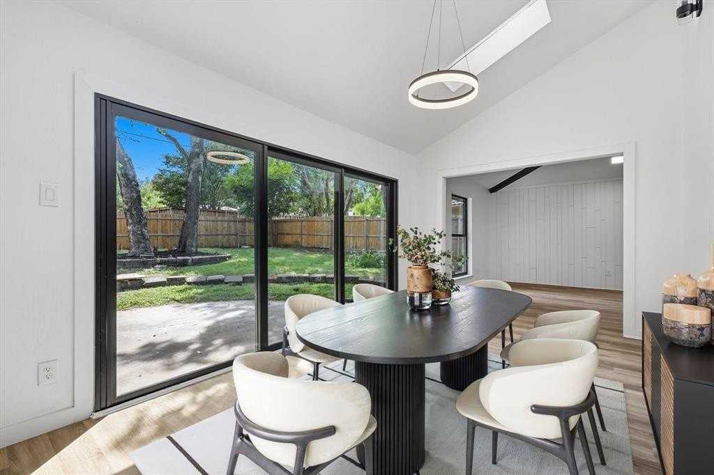 1712 Poinciana Ln - Photo 7 of 37