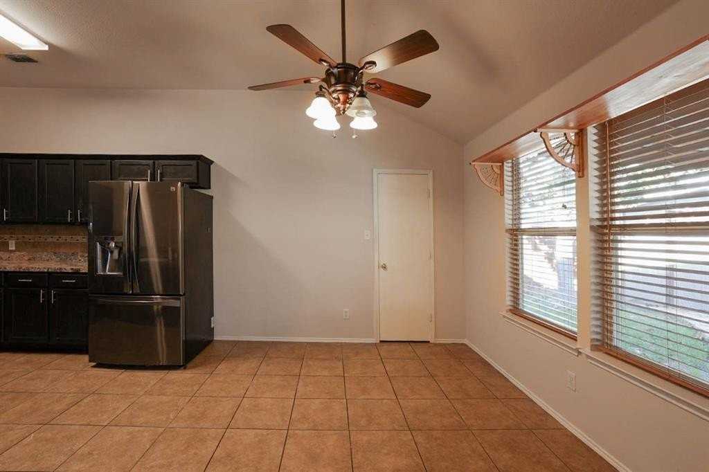 1574 Wildflower Dr - Photo 5 of 15