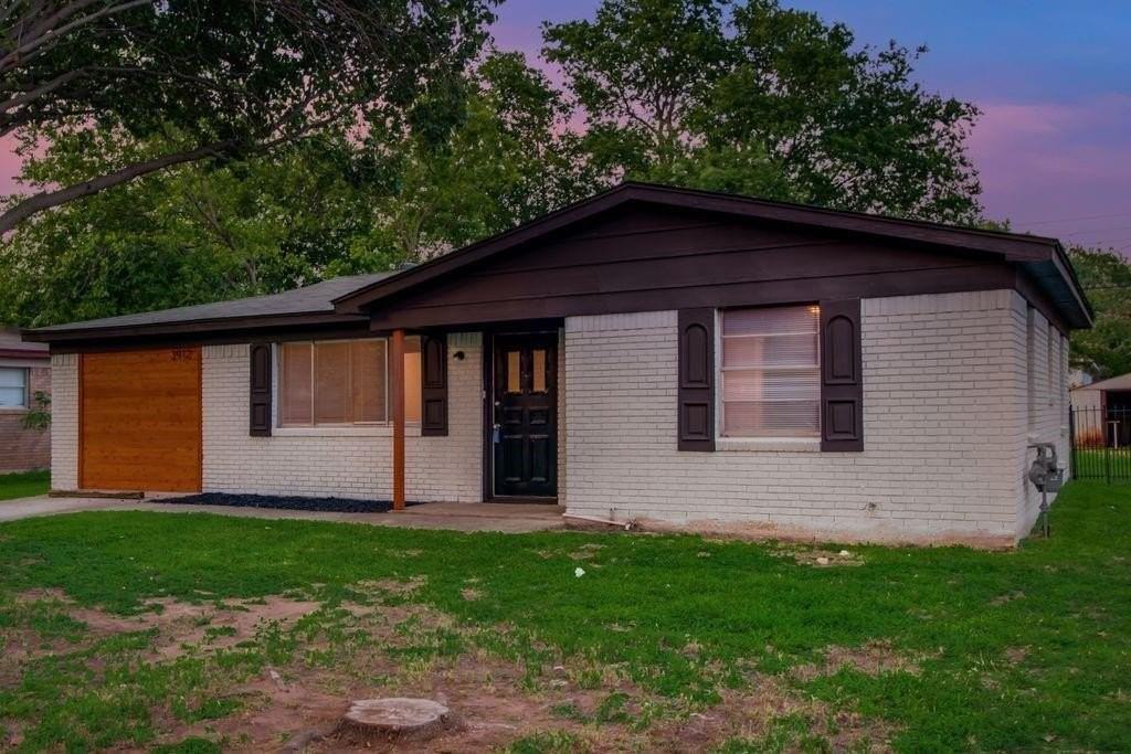 3912 Lakewood Dr - Photo 4 of 24