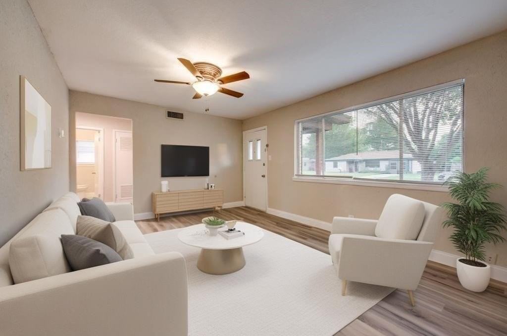 3912 Lakewood Dr - Photo 5 of 24