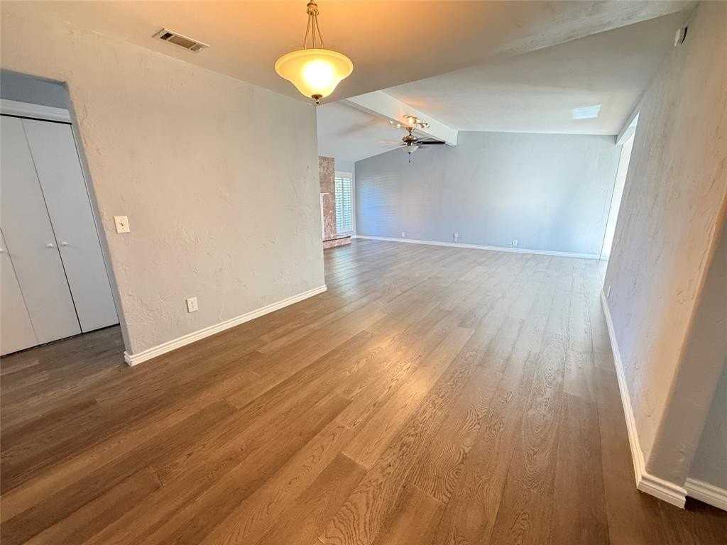 2104 Poppy Ln - Photo 6 of 22