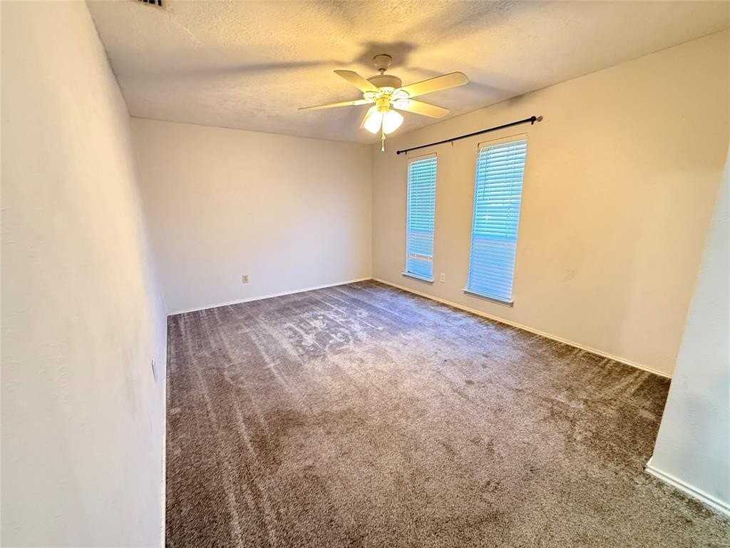 2104 Poppy Ln - Photo 7 of 22