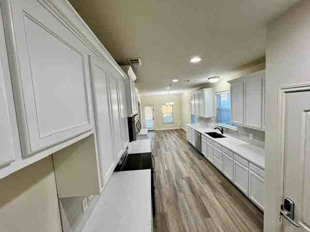 2717 Aspenhill Dr - Photo 6 of 40