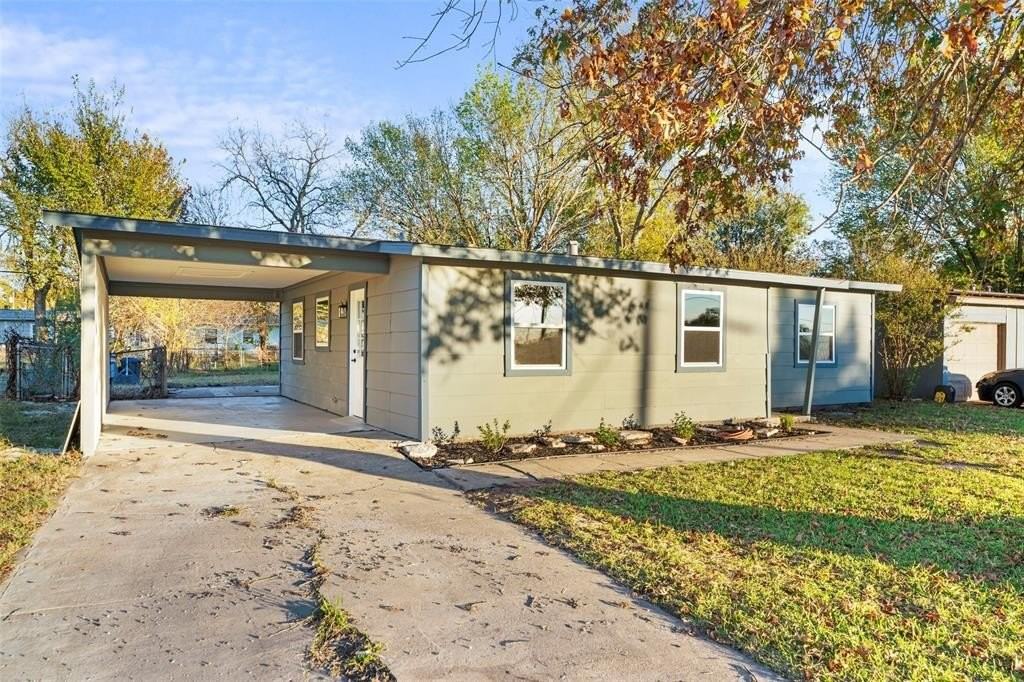 916 Wilkinson Dr - Photo 2 of 15