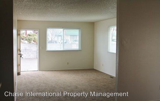 1528 North Court - Photo 3 of 11