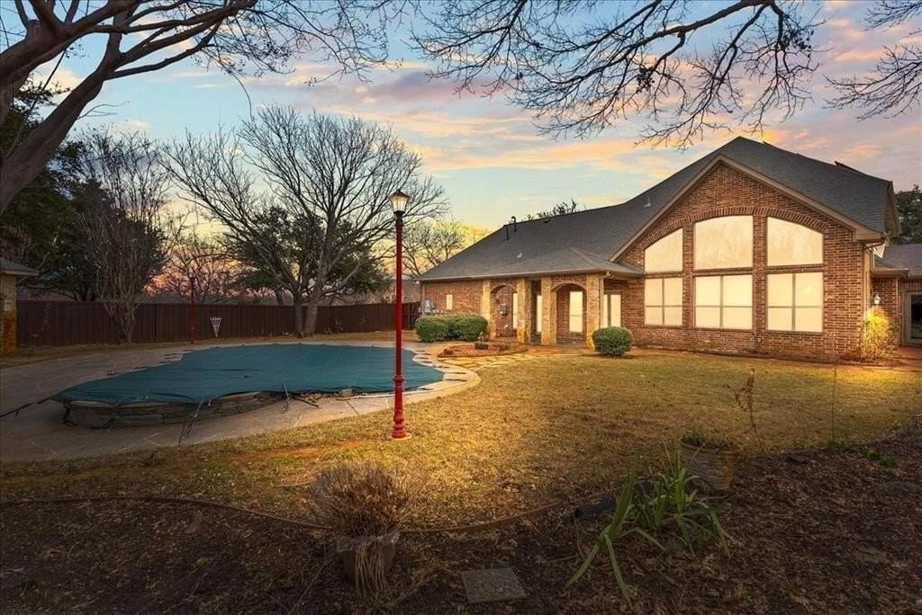 900 Amethyst Dr - Photo 5 of 40