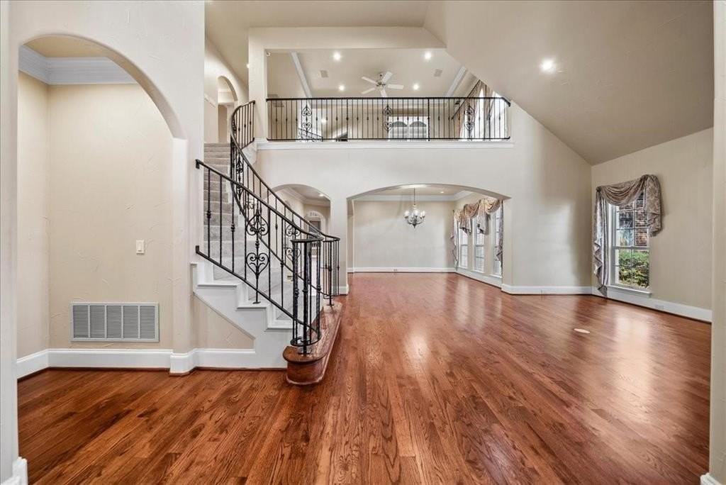 900 Amethyst Dr - Photo 7 of 40