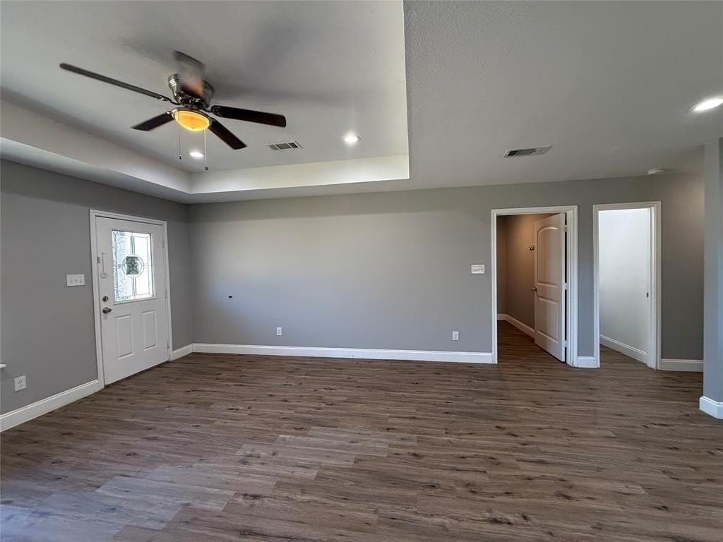 2205 Morse St - Photo 5 of 15