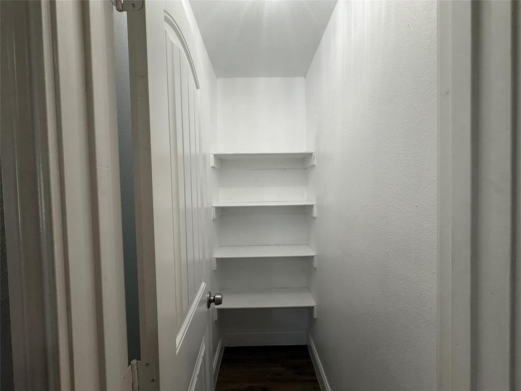 2205 Morse St - Photo 7 of 15