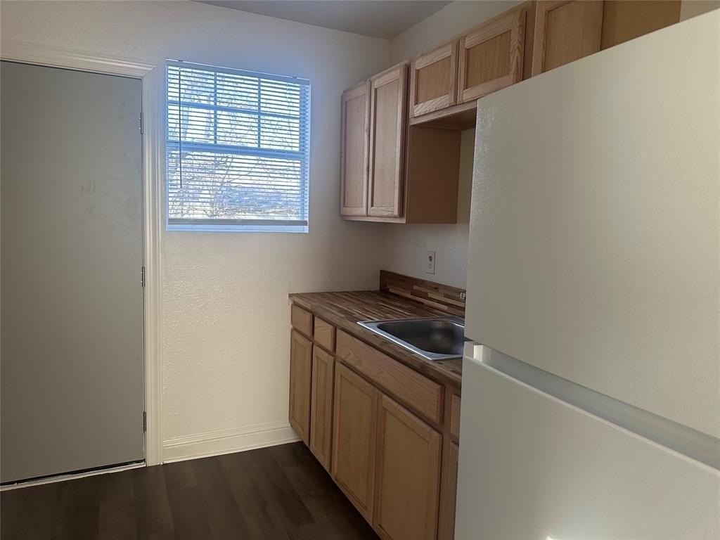 1217 Estelle St #1217-1219 - Photo 4 of 11