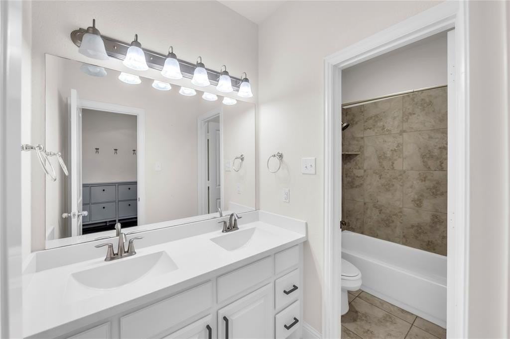 1523 Carnation St - Photo 6 of 31