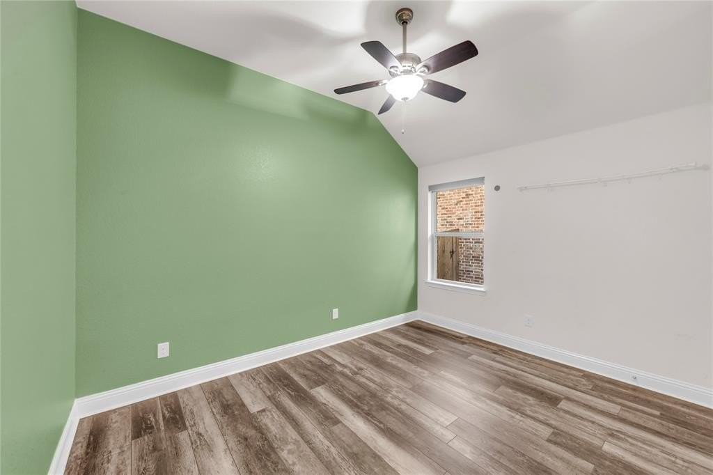 1523 Carnation St - Photo 7 of 31