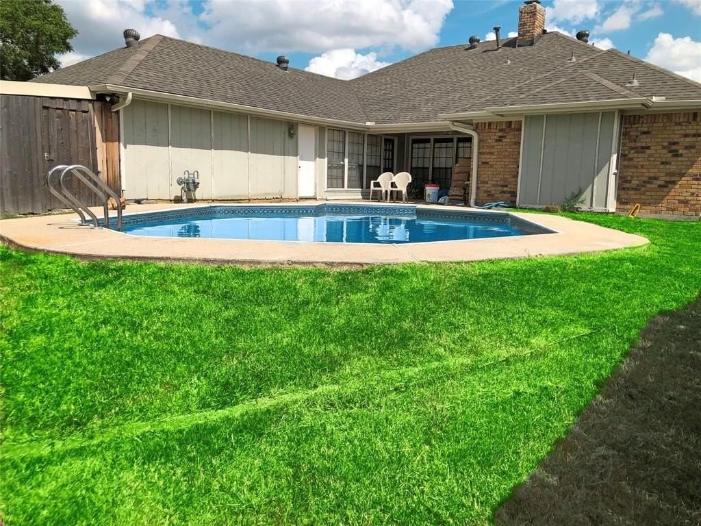 3709 Highgate Ln - Photo 2 of 33