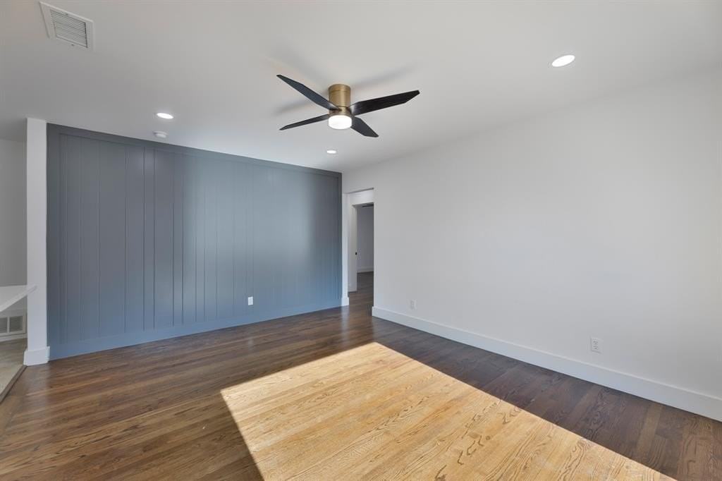 1215 Tosch Ln - Photo 4 of 22