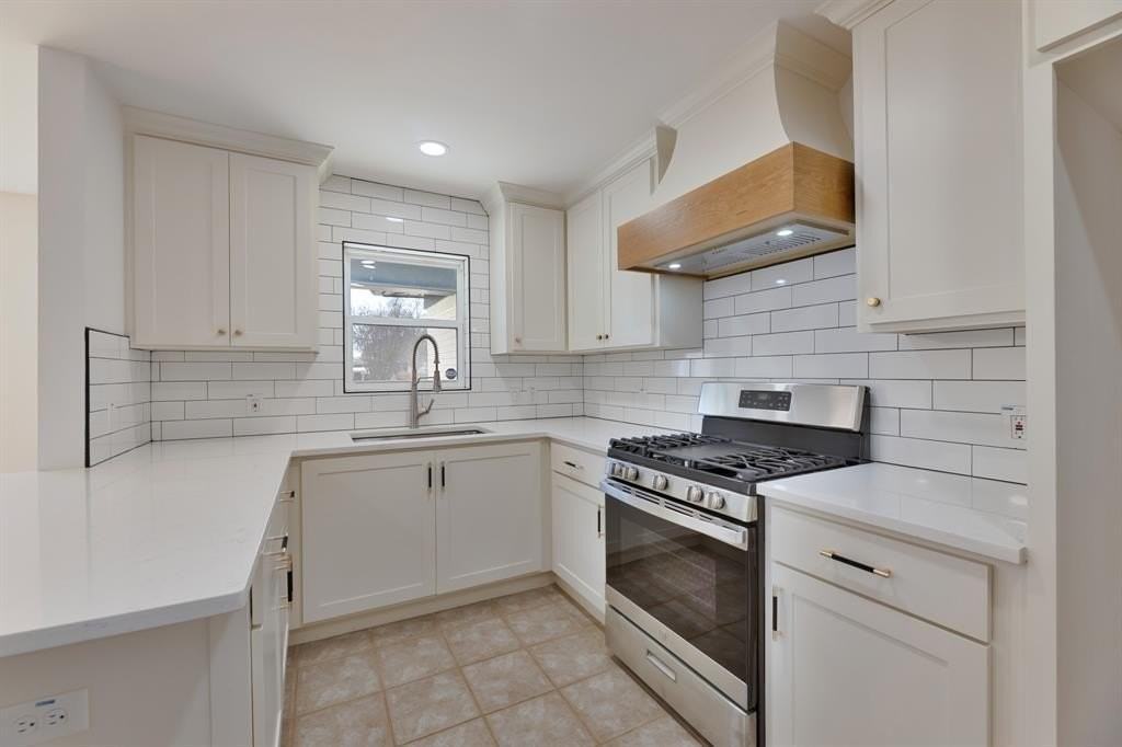 1215 Tosch Ln - Photo 5 of 22