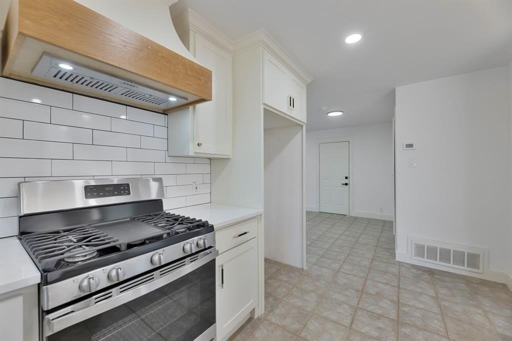 1215 Tosch Ln - Photo 6 of 22