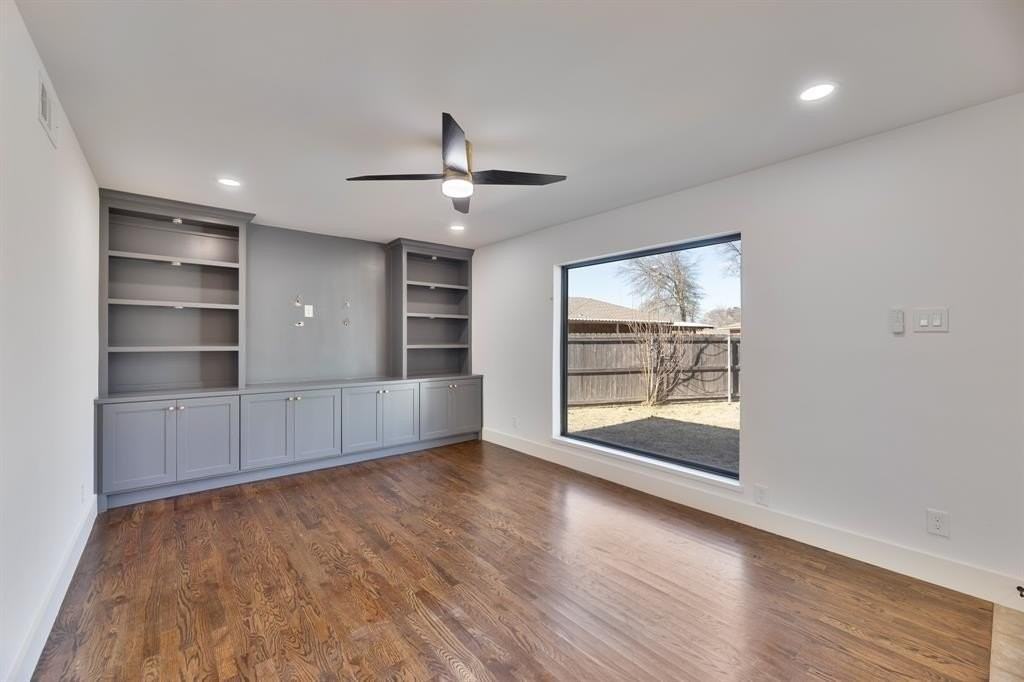 1215 Tosch Ln - Photo 7 of 22