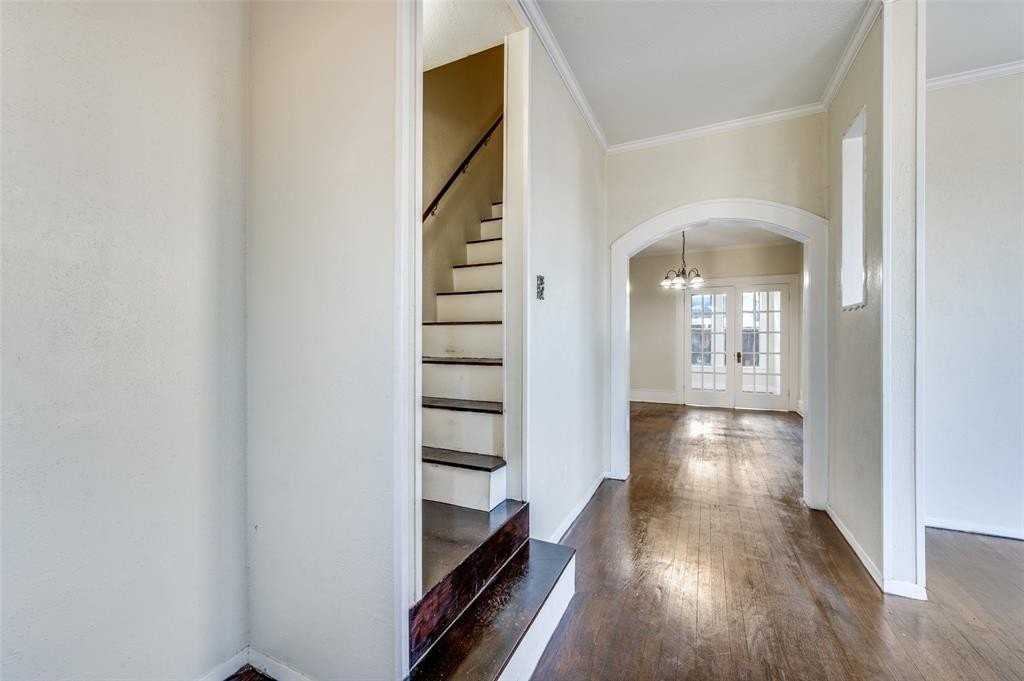 419 N Frances St - Photo 4 of 19